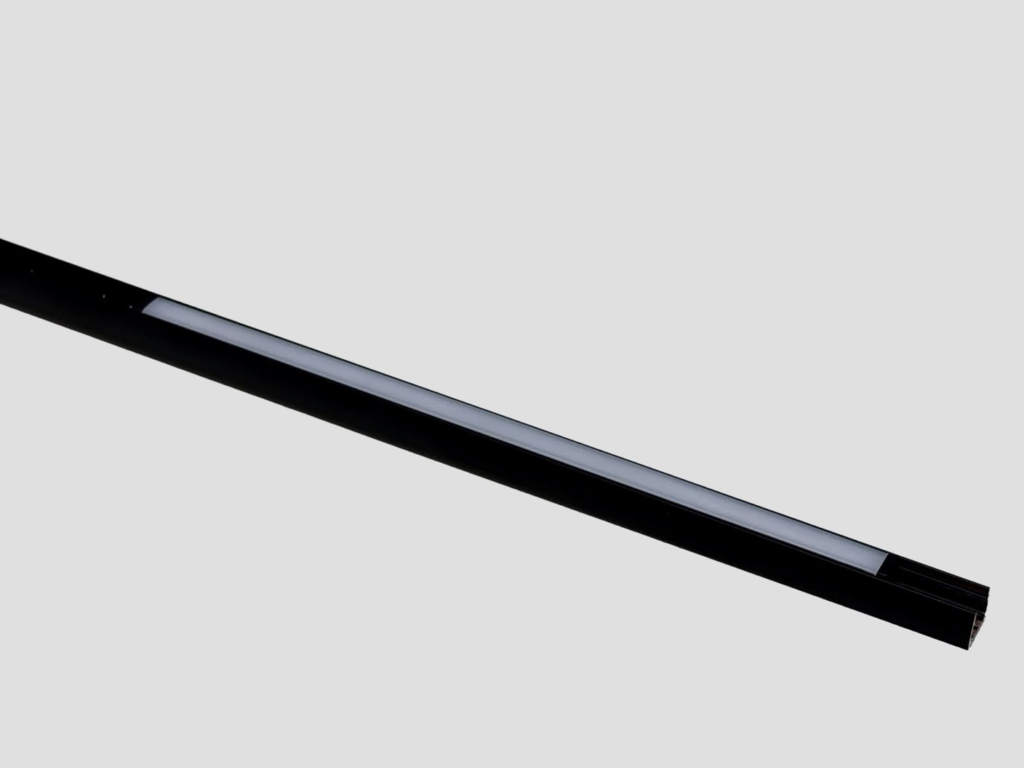 Magnetic 1010 Linear Diffused Light