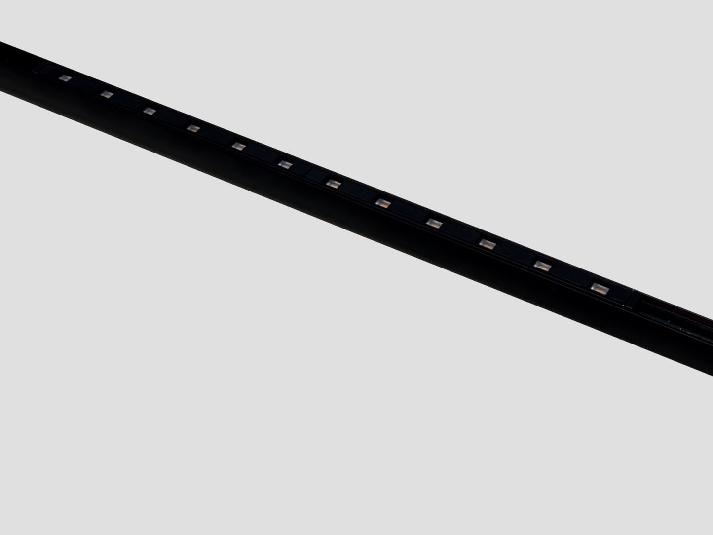 Magnetic 1010 Linear Graze Light